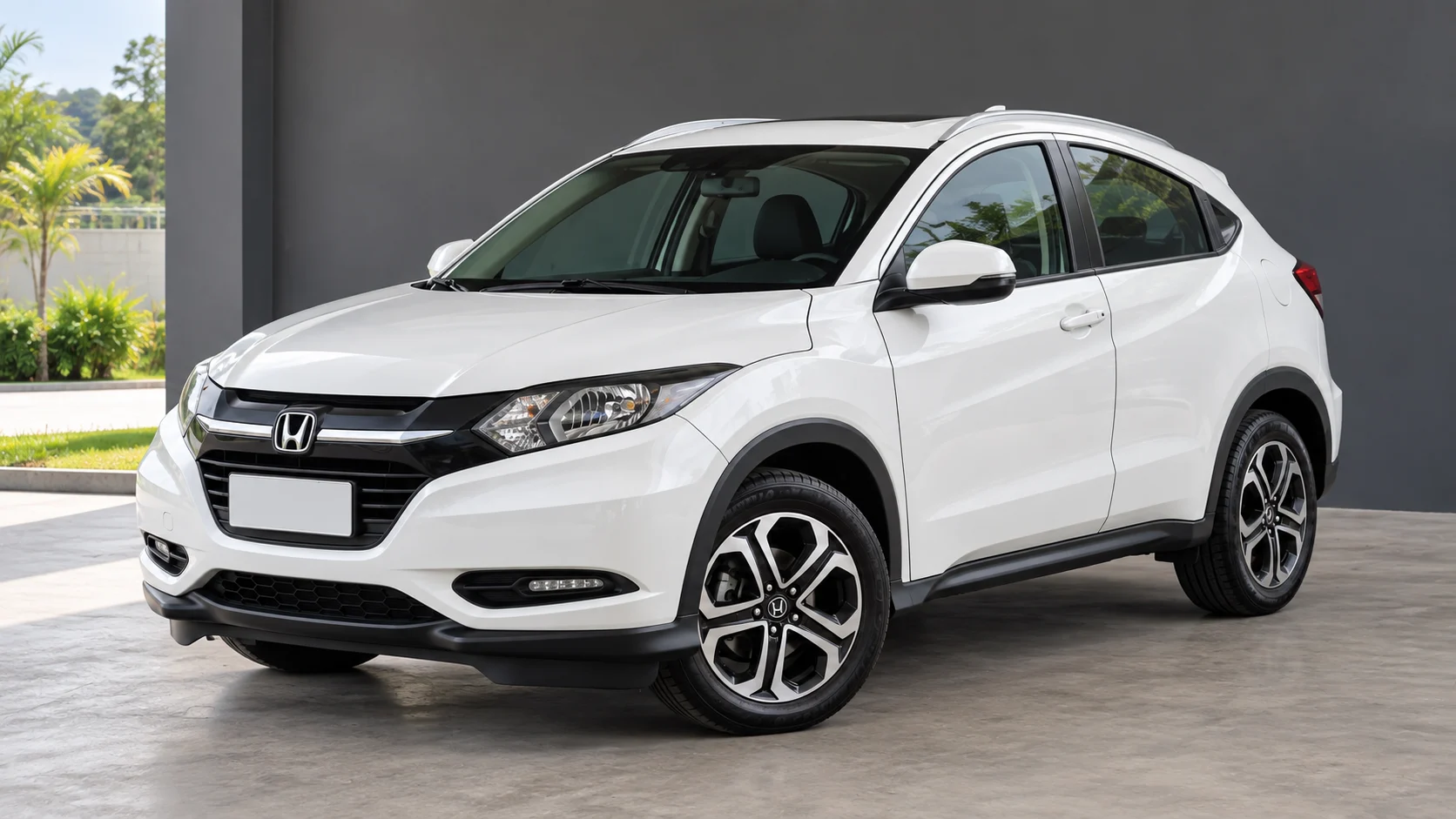 SUV branco inteiro, fotografado em três quartos com enquadramento horizontal.